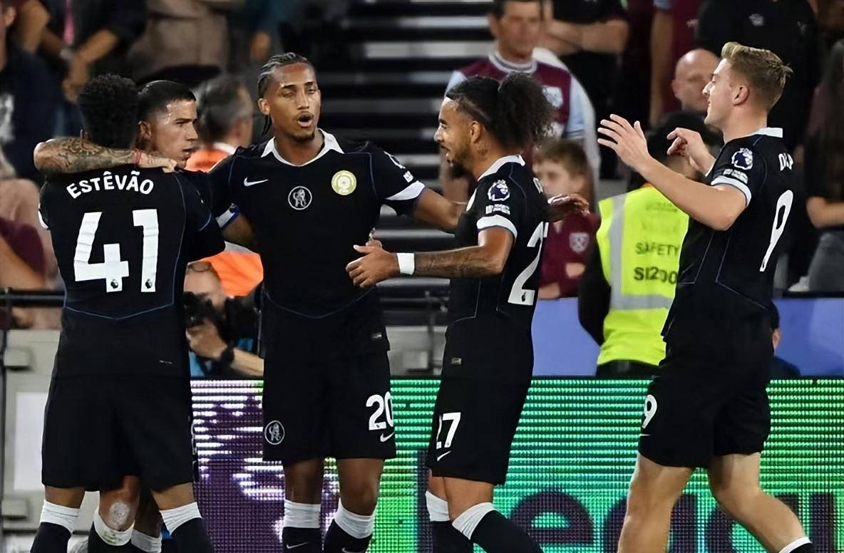 并在赛后主 并在赛后主