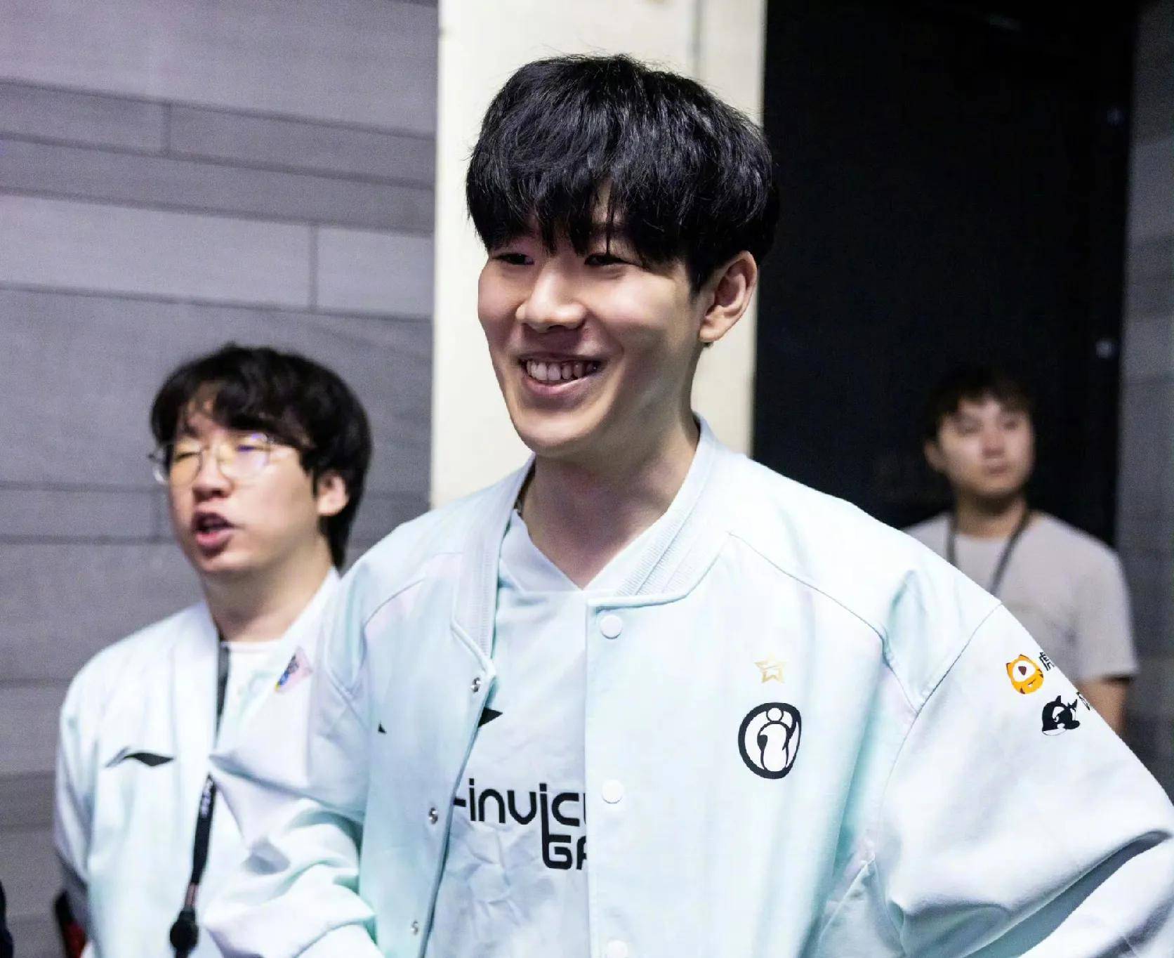 推出还或伴 推出还或伴