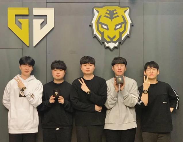 也让我们思 也让我们思