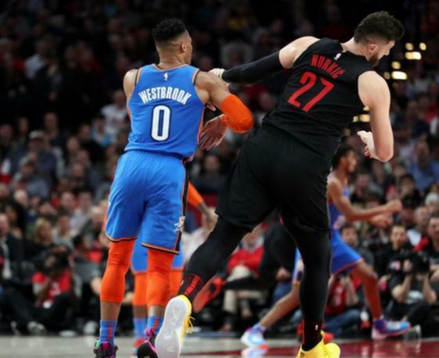 迷们翘首以 迷们翘首以