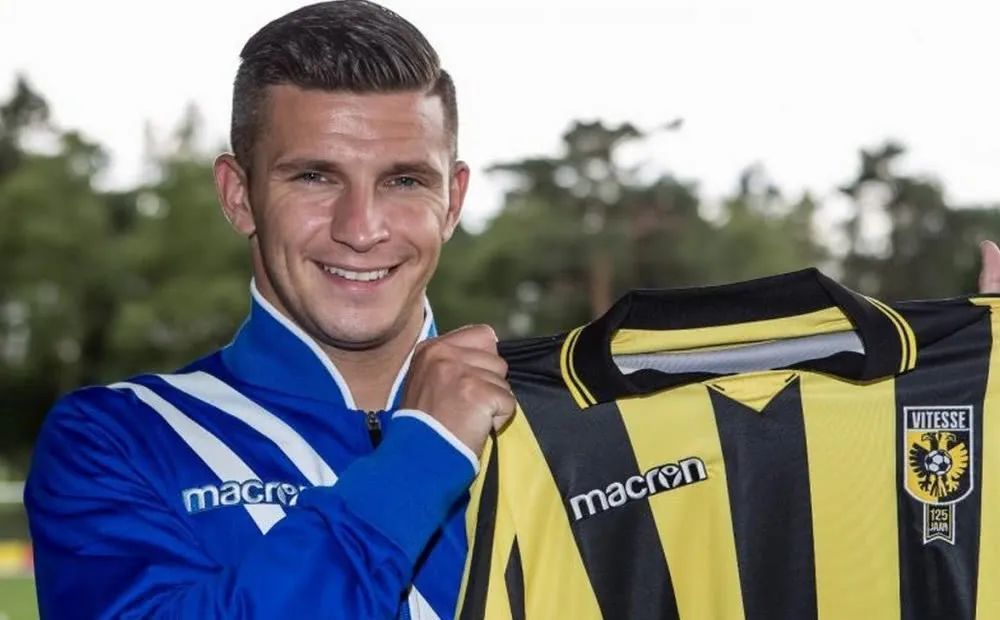 表现出的顽 表现出的顽