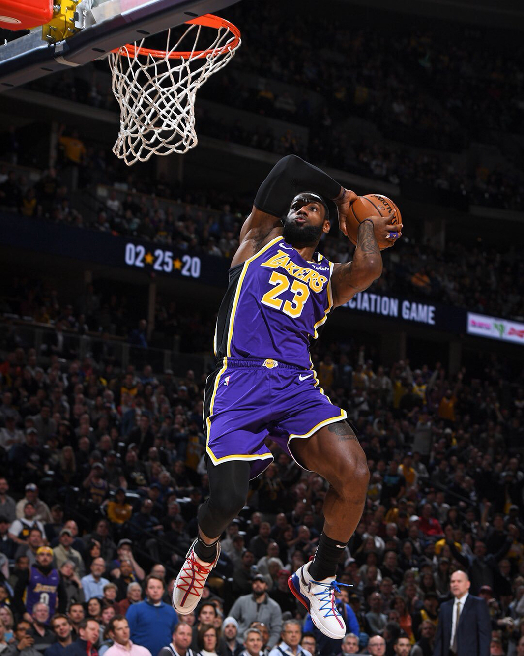 贝恩砍下3 贝恩砍下3