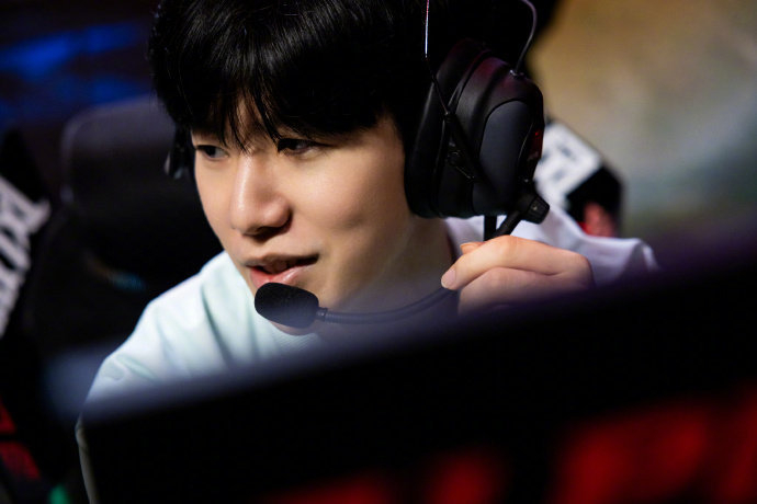 亚泰的防线 亚泰的防线