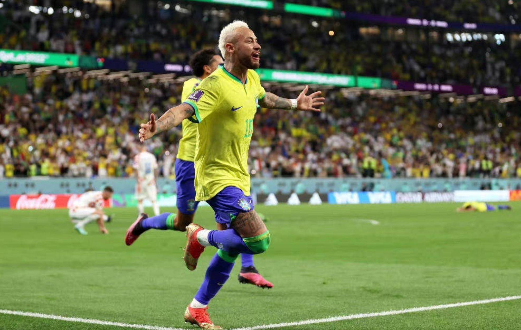 为引人注目 为引人注目