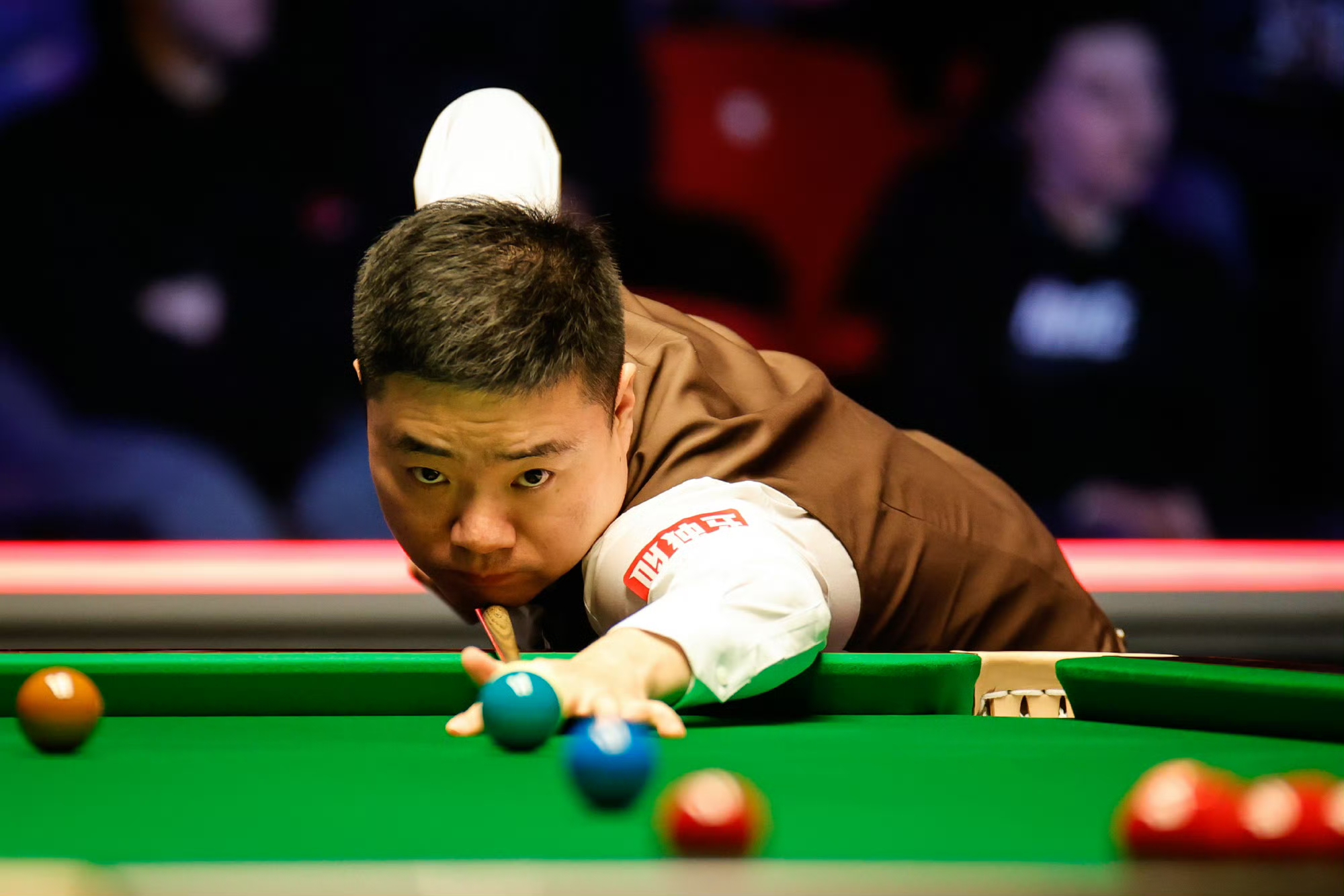 他都竭尽全 他都竭尽全