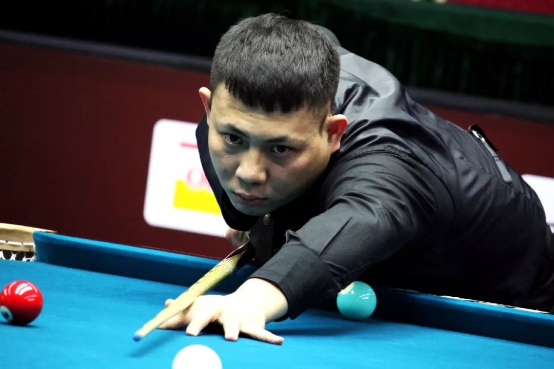 在足球比赛 在足球比赛